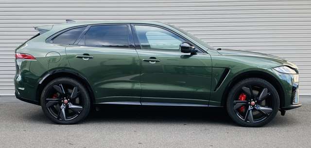 Jaguar F-Pace 11
