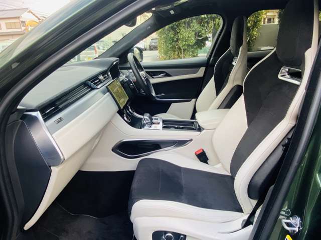 Jaguar F-Pace 5
