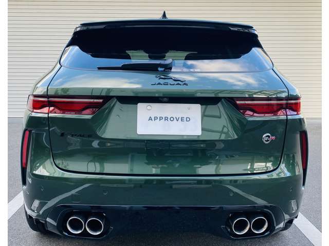 Jaguar F-Pace 10