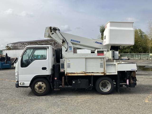 Isuzu Elf 4