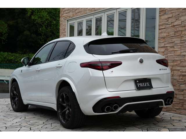 Alfa Romeo Stelvio 4
