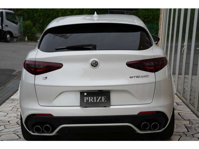Alfa Romeo Stelvio 5