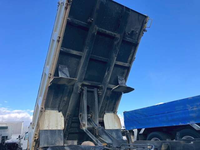 Mitsubishi Fuso Canter 11