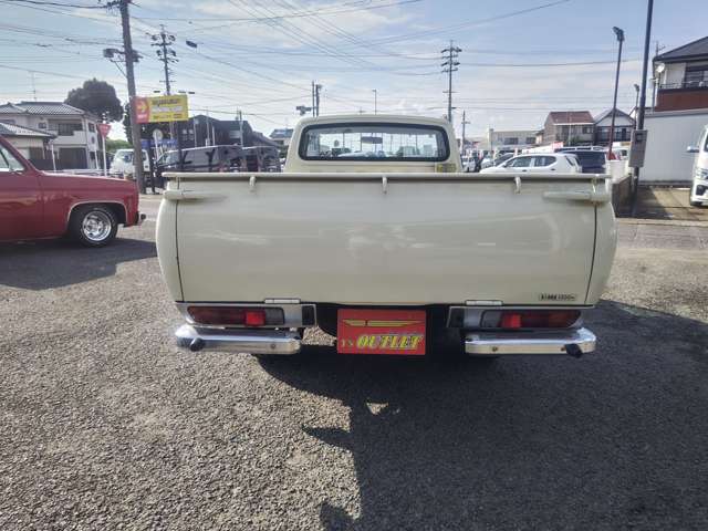 Nissan Datsun 5