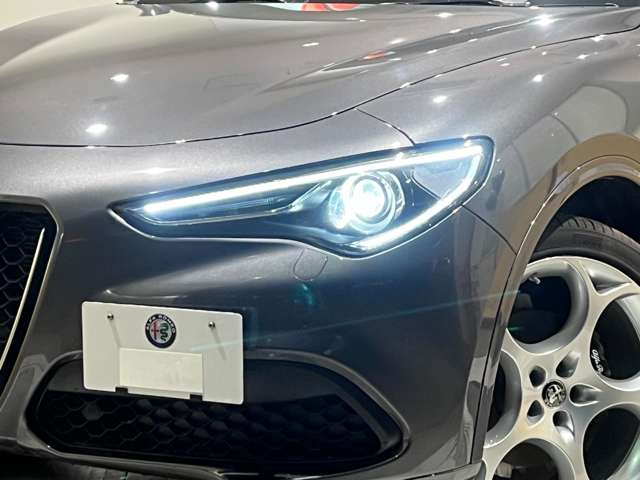 Alfa Romeo Stelvio 4