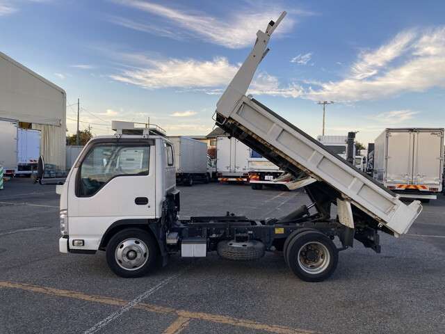 Isuzu Elf 6