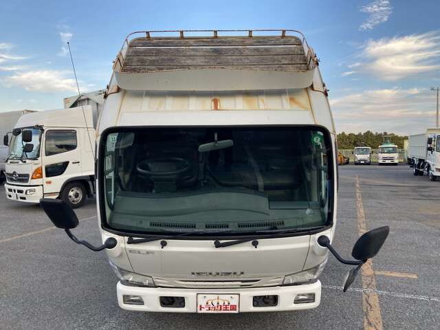 Isuzu Elf 8