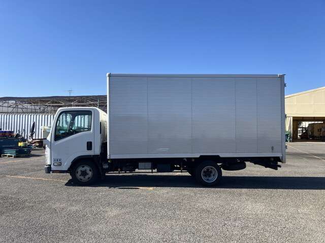 Isuzu Elf 4