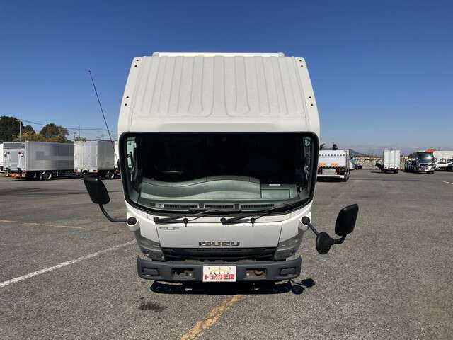 Isuzu Elf 7