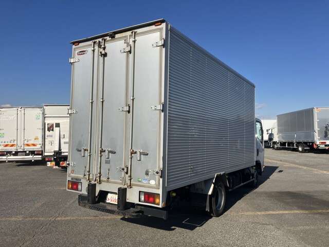 Isuzu Elf 2