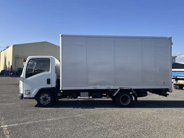 Isuzu Elf 4