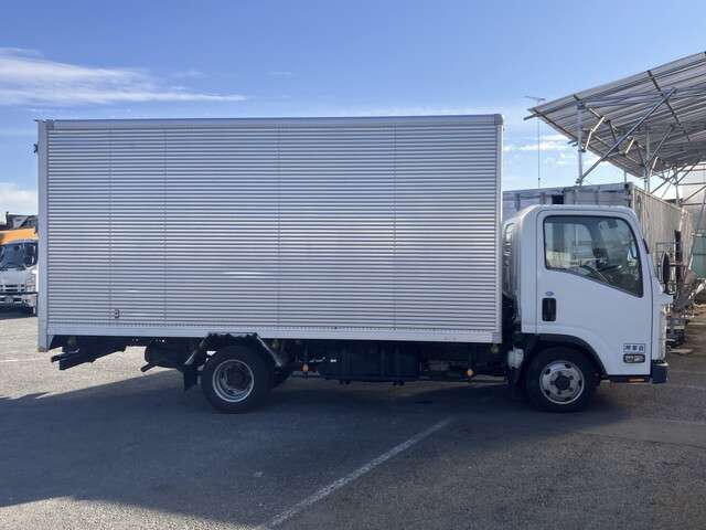 Isuzu Elf 5
