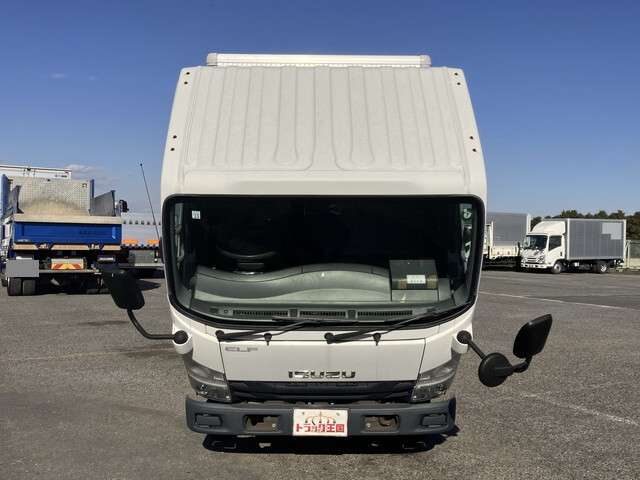 Isuzu Elf 7