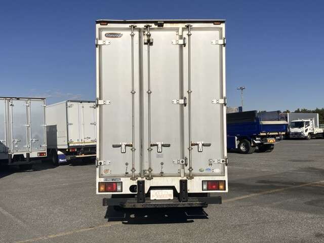 Isuzu Elf 8