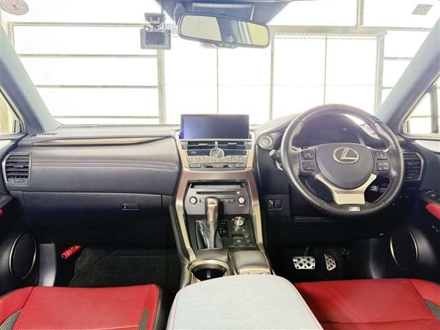 Lexus NX 8