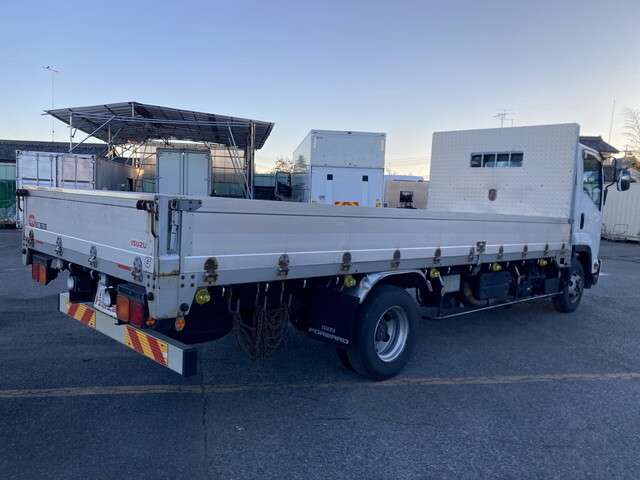 Isuzu Forward 2