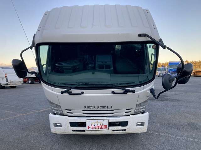 Isuzu Forward 9