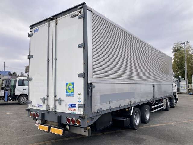 Isuzu Giga 2