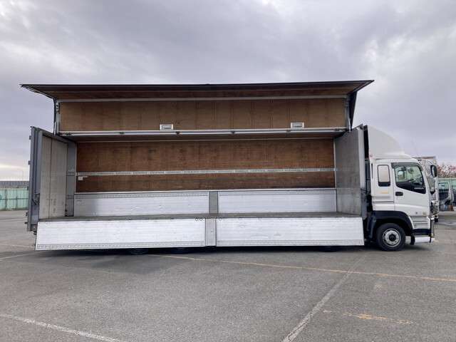 Isuzu Giga 5