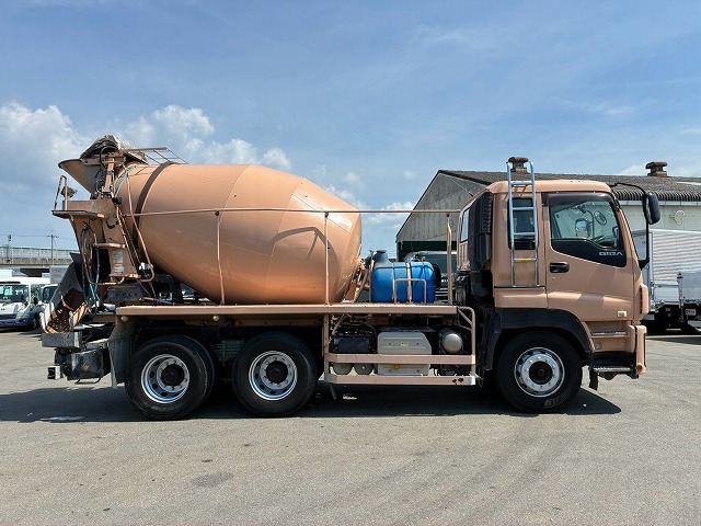 Isuzu Giga 11