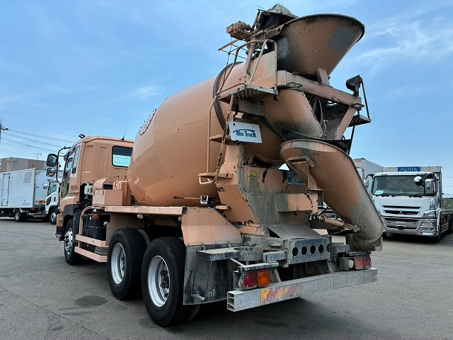 Isuzu Giga 7