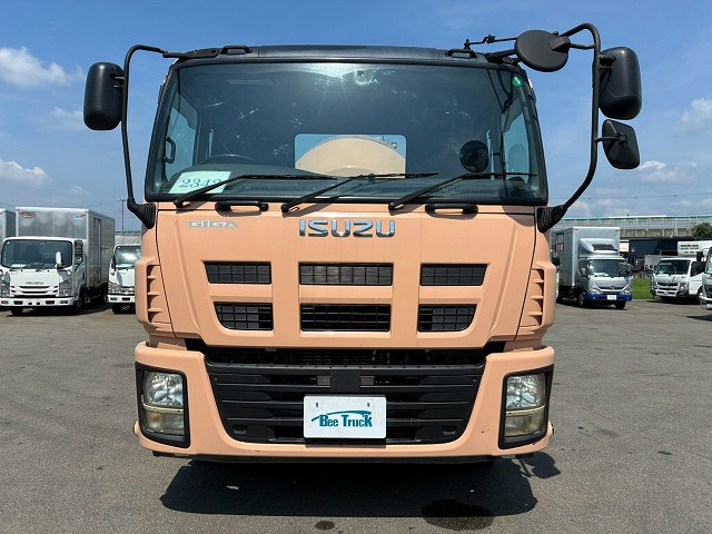 Isuzu Giga 9