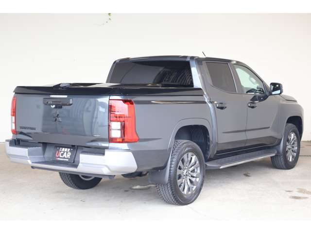 Mitsubishi Triton 4