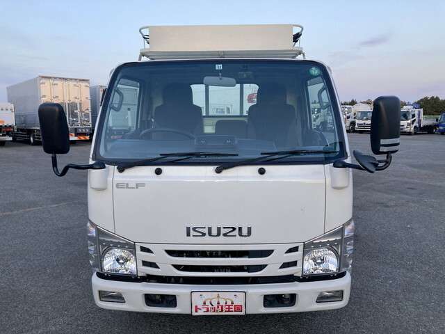 Isuzu Elf 8