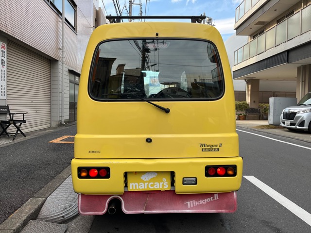 Daihatsu Midget II 11