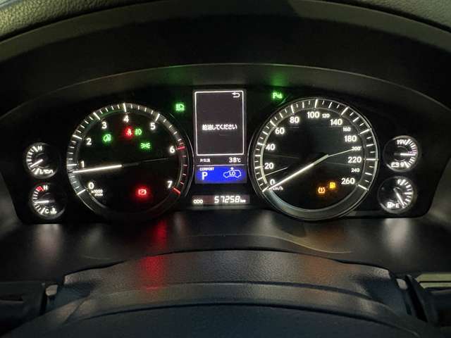 Lexus LX 12