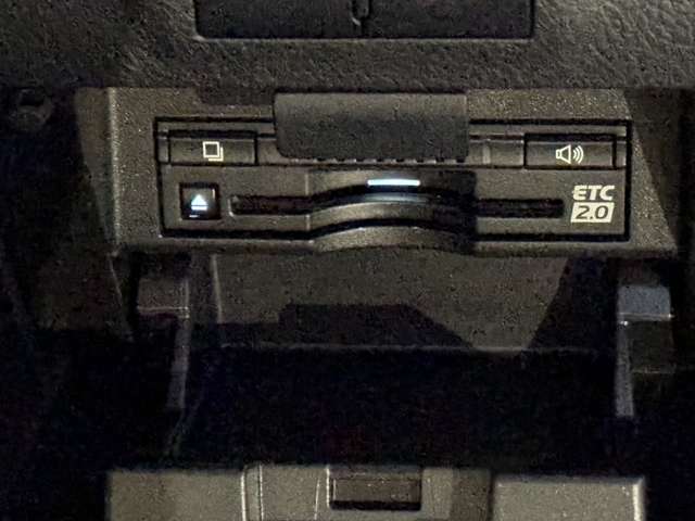 Lexus LX 4