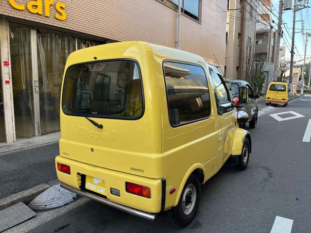 Daihatsu Midget II 9
