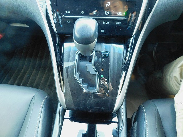 Toyota Harrier 11