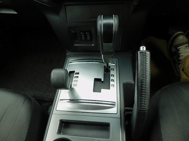 Mitsubishi Pajero 12