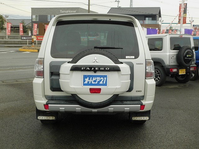 Mitsubishi Pajero 4
