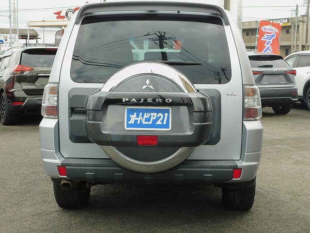 Mitsubishi Pajero 4