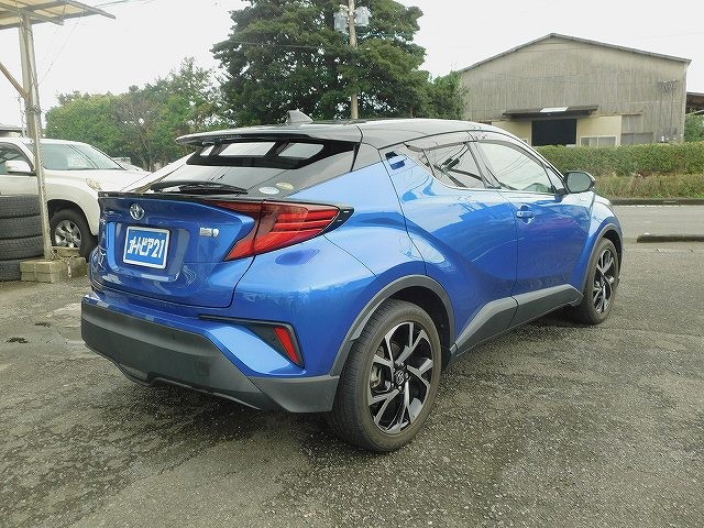 Toyota C-HR 5