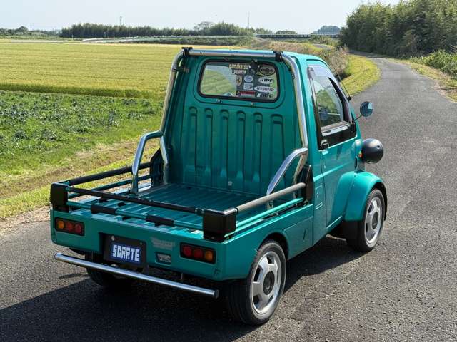 Daihatsu Midget II 12