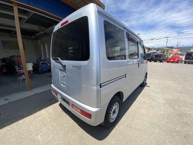 Daihatsu Hijet Cargo 5