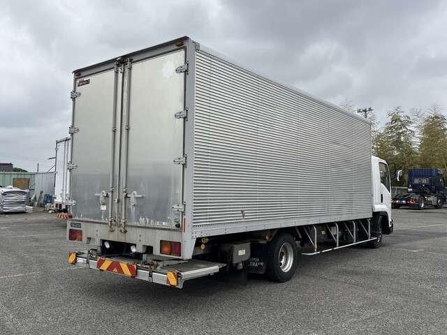 Isuzu Forward 2