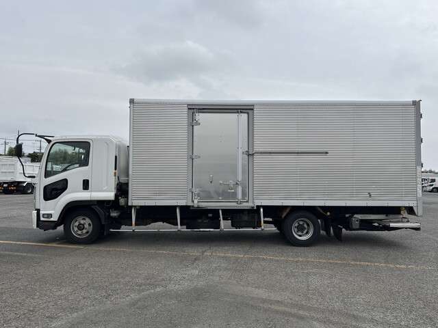 Isuzu Forward 4