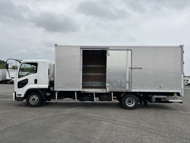 Isuzu Forward 5