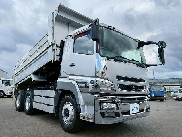 Mitsubishi Fuso Super Great 3
