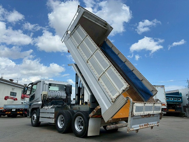 Mitsubishi Fuso Super Great 7