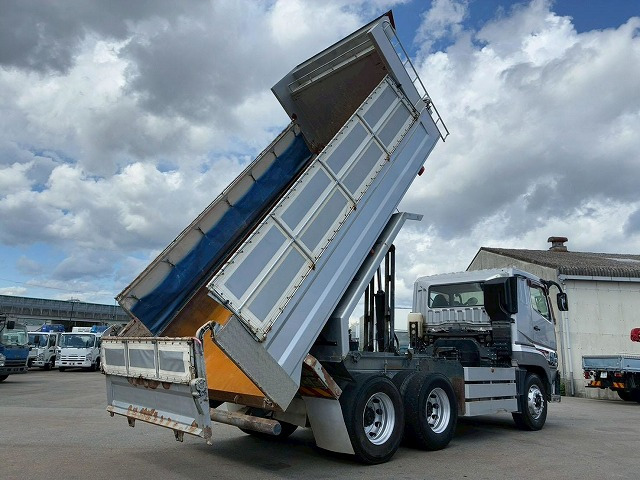 Mitsubishi Fuso Super Great 8
