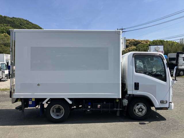 Isuzu Elf 11