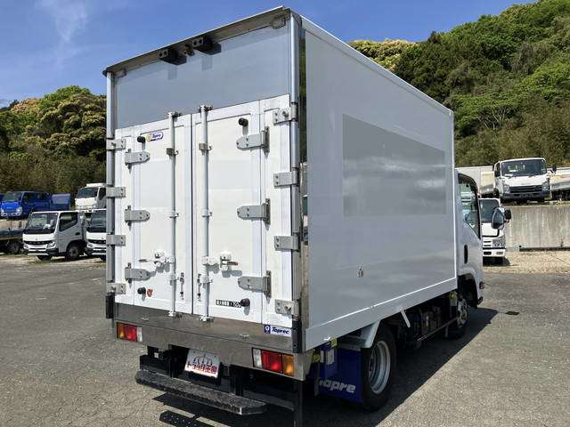 Isuzu Elf 4