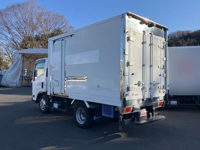 Isuzu Elf 3