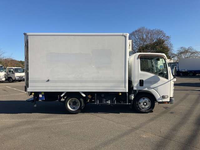 Isuzu Elf 6