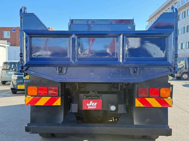 Mitsubishi Fuso Super Great 11